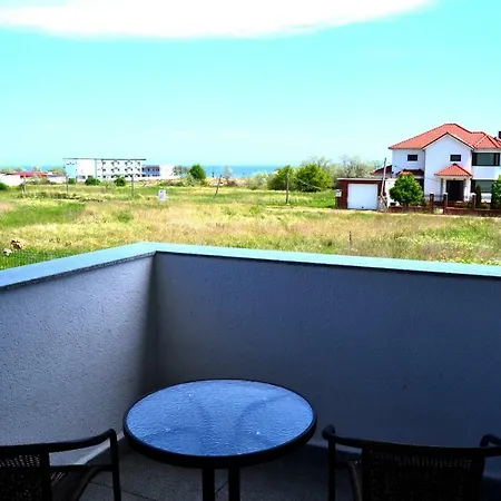 Luna Rossa Boutique Mamaia